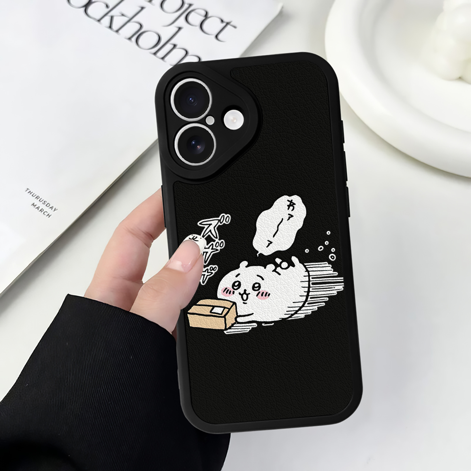 （画像用） ちいかわ ちいかわ Chii-kawa chiikawa 【iPhone 16シリーズ対応】シリコンスマホケース（レザー調） 材質：シリコン